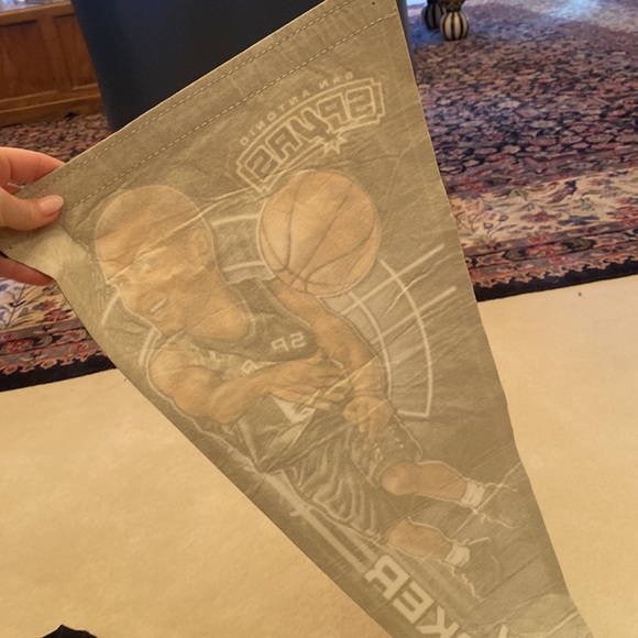 Tony Parker Tee & Banner - Picture 5 of 7